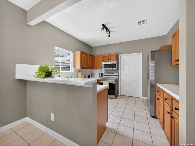 83 Chapel Hill Circle UNIT 83, San Antonio, TX 78240