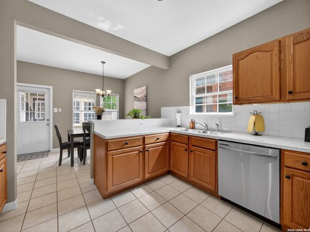 83 Chapel Hill Circle UNIT 83, San Antonio, TX 78240