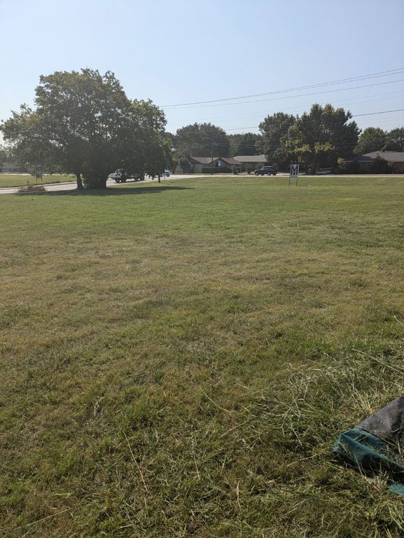 1027 E Beltline Road, Desoto, TX 75115