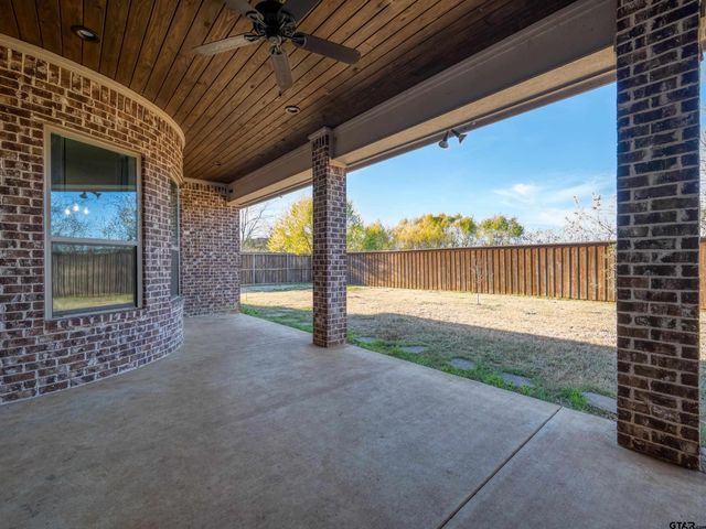 261 Heritage Way, Bullard, TX 75757