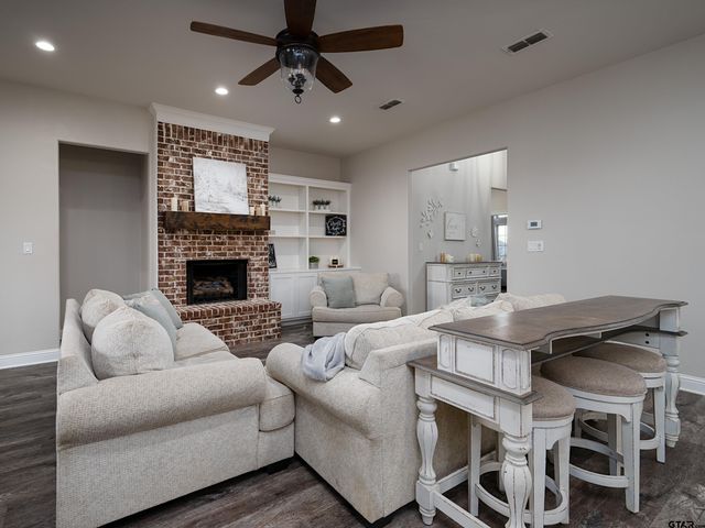 261 Heritage Way, Bullard, TX 75757