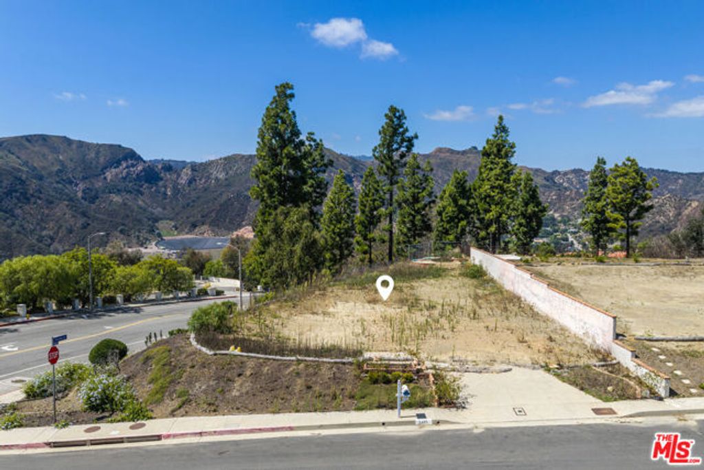 1405 El Bosque Court, Pacific Palisades (los Angeles), CA 90272