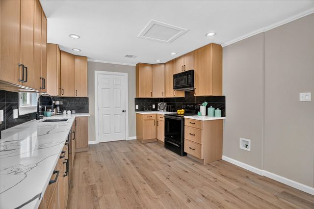 130 R And R Drive, Springtown, TX 76082
