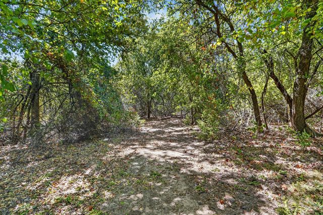 130 R And R Drive, Springtown, TX 76082