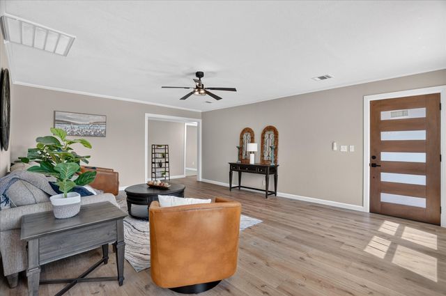 130 R And R Drive, Springtown, TX 76082