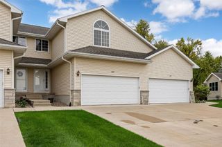 3337 Stoneview Circle SW, Cedar Rapids, IA 52404