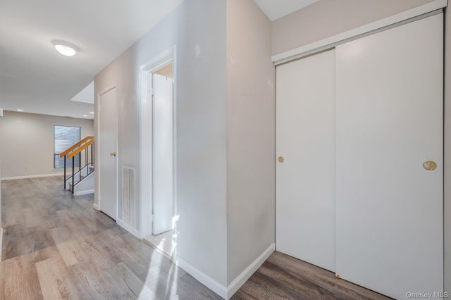 29 Stanford Court, Wantagh, NY 11793