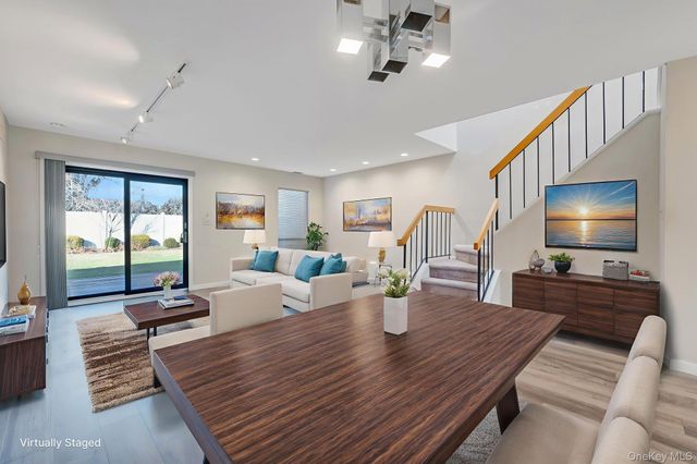 29 Stanford Court, Wantagh, NY 11793