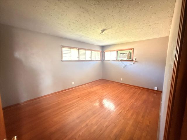 1521 15th Avenue N, Texas City, TX 77590