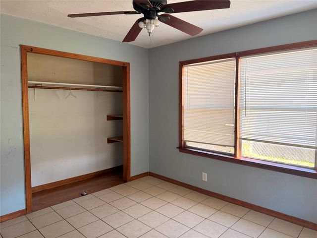 1521 15th Avenue N, Texas City, TX 77590