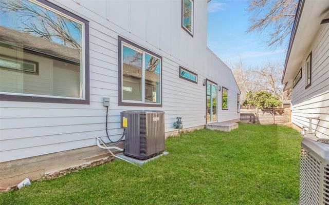 1130 Spur ST A, Austin, TX 78721