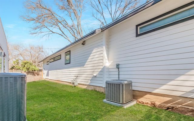 1130 Spur ST A, Austin, TX 78721