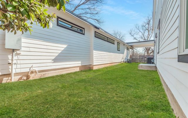 1130 Spur ST A, Austin, TX 78721