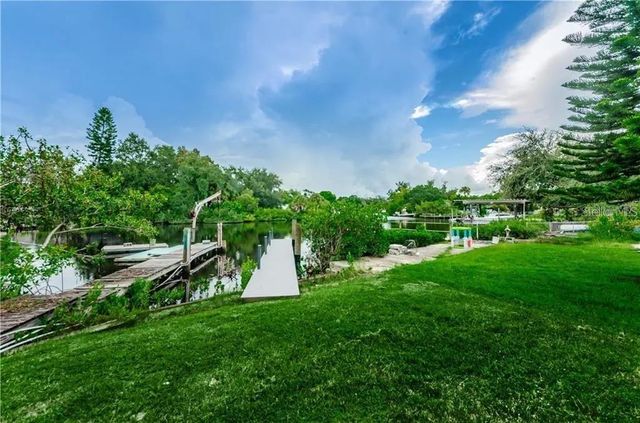 RIVERSIDE DRIVE, Tarpon Springs, FL 34689