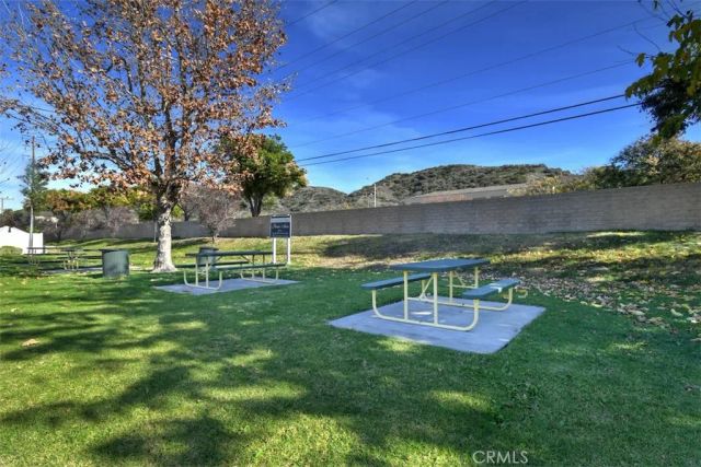 28159 Robin Ave, Saugus, CA 91350