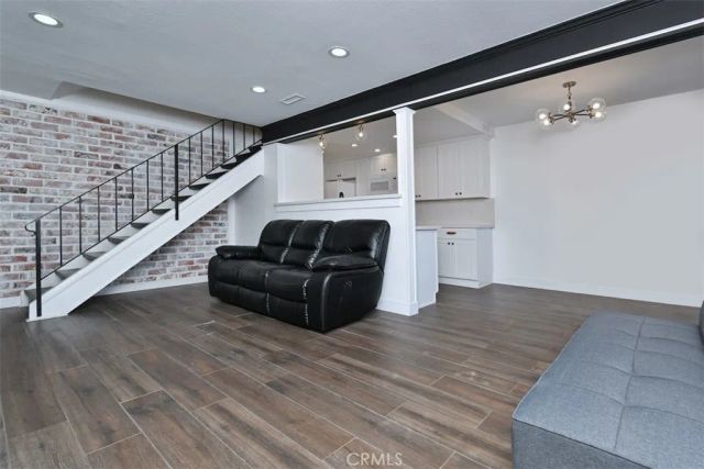 28159 Robin Ave, Saugus, CA 91350