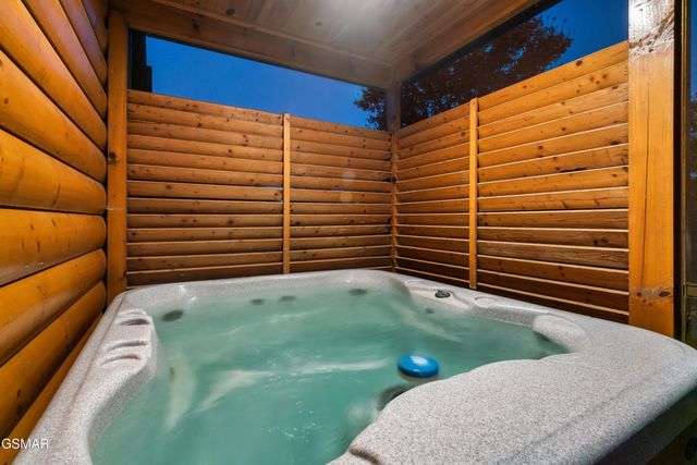 223 Forrest Loop Way, Gatlinburg, TN 37738