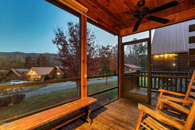 223 Forrest Loop Way, Gatlinburg, TN 37738