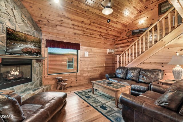 223 Forrest Loop Way, Gatlinburg, TN 37738