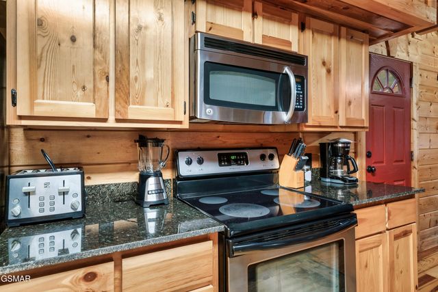 223 Forrest Loop Way, Gatlinburg, TN 37738