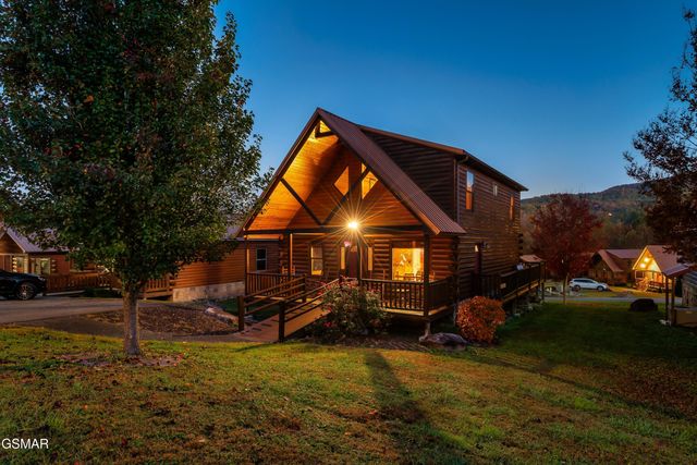 223 Forrest Loop Way, Gatlinburg, TN 37738
