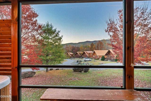 223 Forrest Loop Way, Gatlinburg, TN 37738