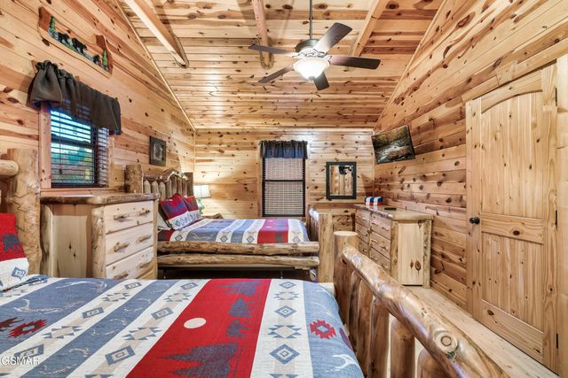 223 Forrest Loop Way, Gatlinburg, TN 37738