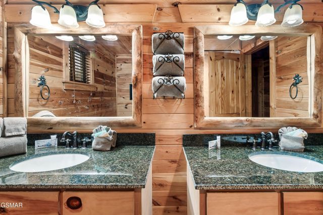 223 Forrest Loop Way, Gatlinburg, TN 37738