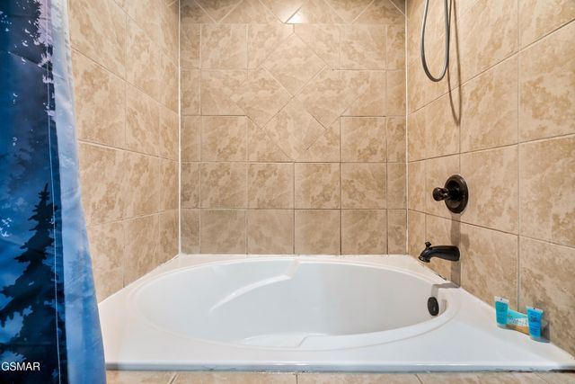 223 Forrest Loop Way, Gatlinburg, TN 37738