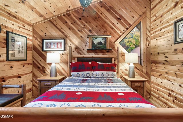 223 Forrest Loop Way, Gatlinburg, TN 37738