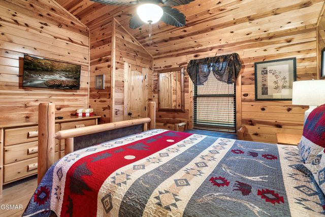 223 Forrest Loop Way, Gatlinburg, TN 37738