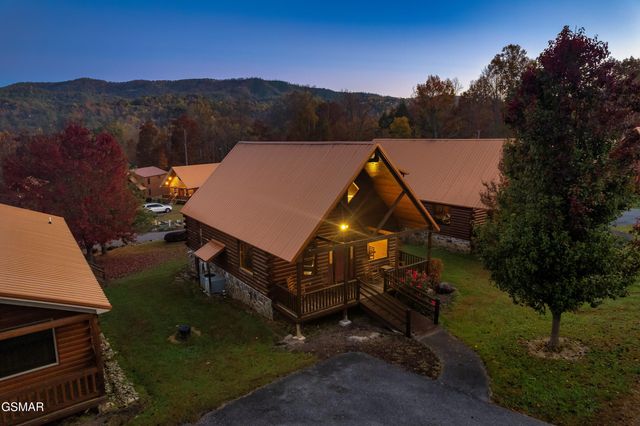 223 Forrest Loop Way, Gatlinburg, TN 37738