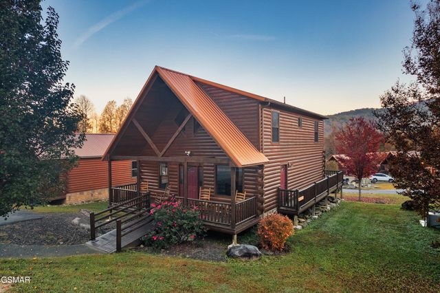 223 Forrest Loop Way, Gatlinburg, TN 37738