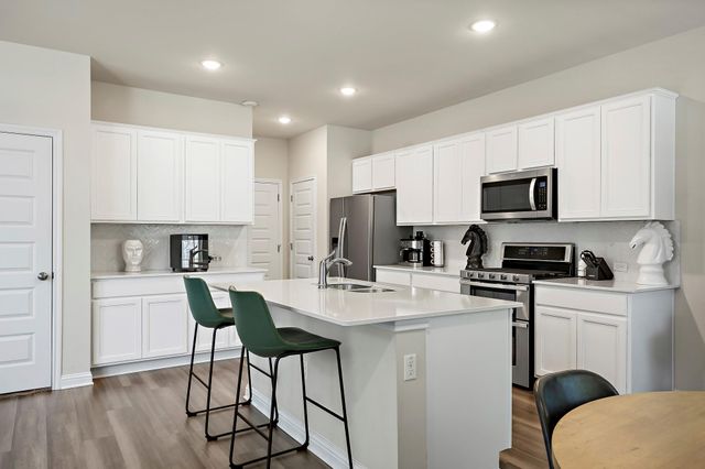 8013 Lennon DR, Austin, TX 78744