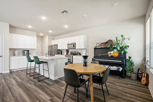 8013 Lennon DR, Austin, TX 78744