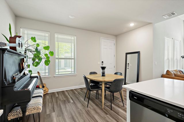 8013 Lennon DR, Austin, TX 78744