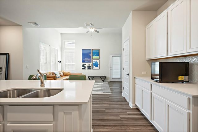 8013 Lennon DR, Austin, TX 78744