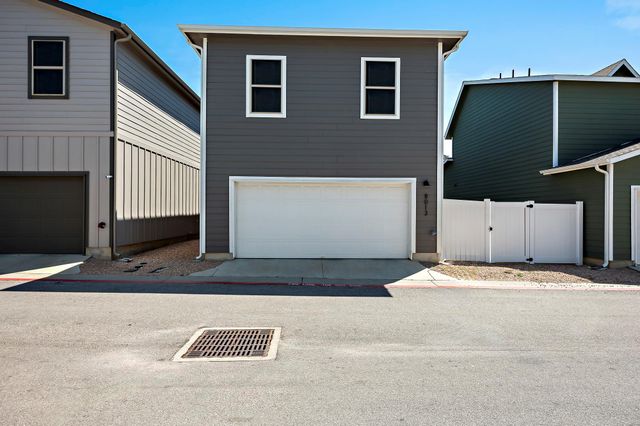 8013 Lennon DR, Austin, TX 78744