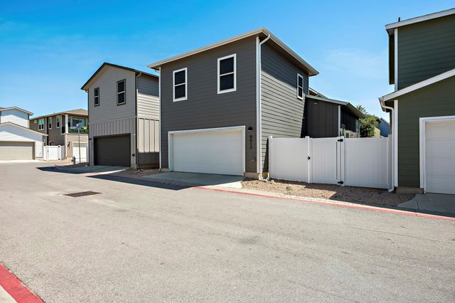 8013 Lennon DR, Austin, TX 78744