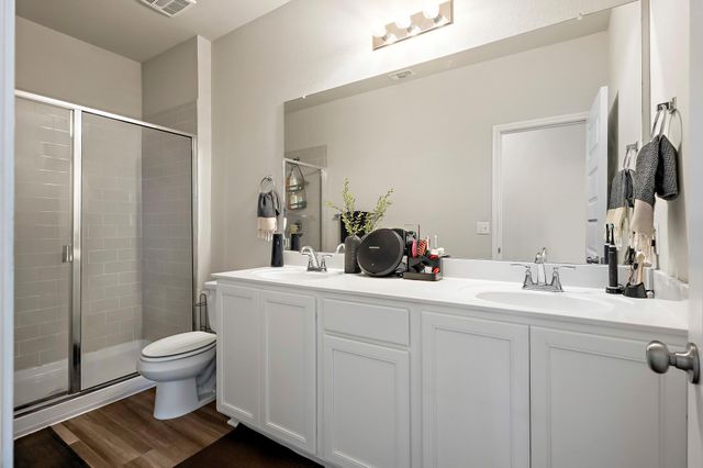 8013 Lennon DR, Austin, TX 78744