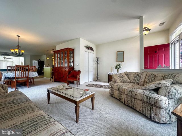 90 BRIARWOOD DR, Tuckerton, NJ 08087