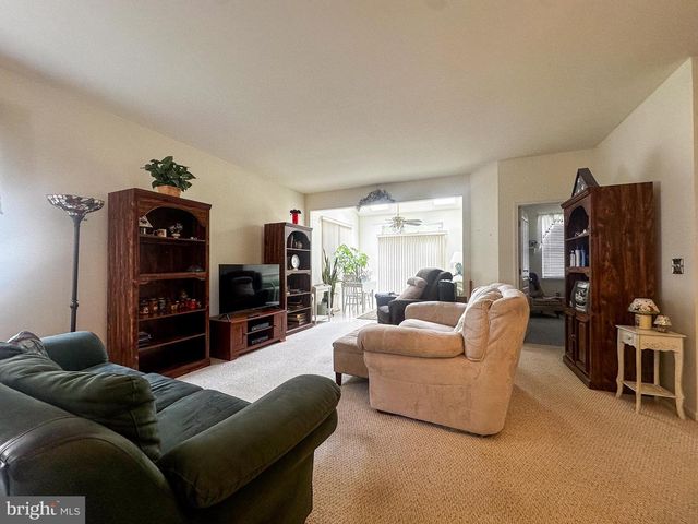 90 BRIARWOOD DR, Tuckerton, NJ 08087