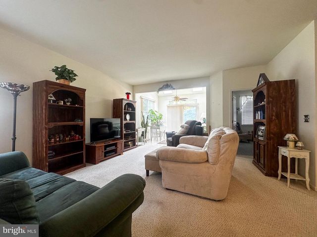 90 BRIARWOOD DR, Tuckerton, NJ 08087