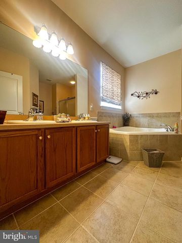 90 BRIARWOOD DR, Tuckerton, NJ 08087