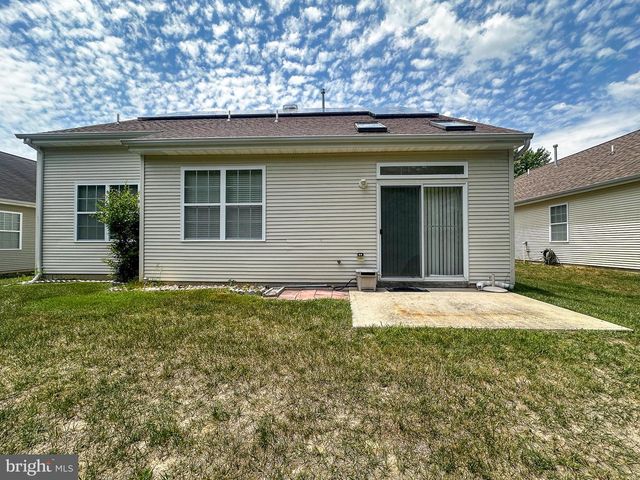 90 BRIARWOOD DR, Tuckerton, NJ 08087