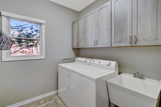 6834 Sherwood Trail, Saugatuck Twp, MI 49408