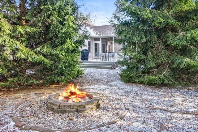 6834 Sherwood Trail, Saugatuck Twp, MI 49408