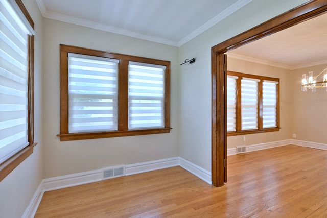 3218 SCOVILLE Avenue, Berwyn, IL 60402