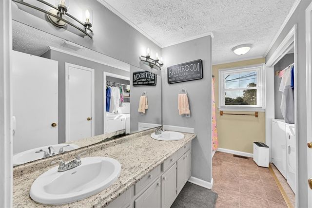 226 S Fishtrap Road, Greenville, SC 29611