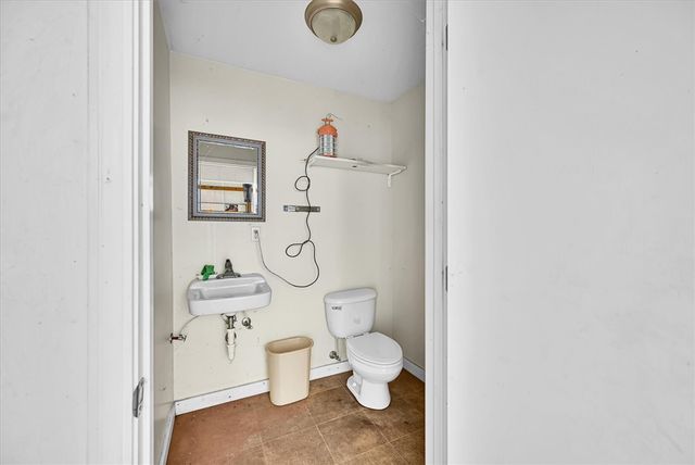 226 S Fishtrap Road, Greenville, SC 29611